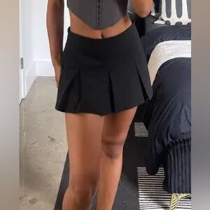 Zara pleated black skort small